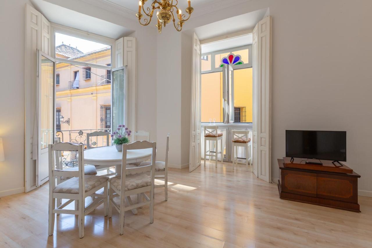 Luminoso Apartamento De Dos Habitaciones Con Vistas A Las Catedral มาลากา ภายนอก รูปภาพ