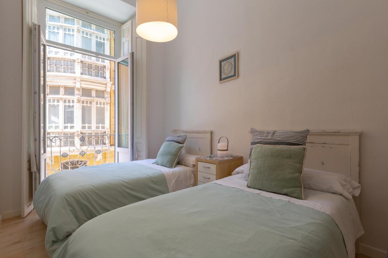 Luminoso Apartamento De Dos Habitaciones Con Vistas A Las Catedral มาลากา ภายนอก รูปภาพ