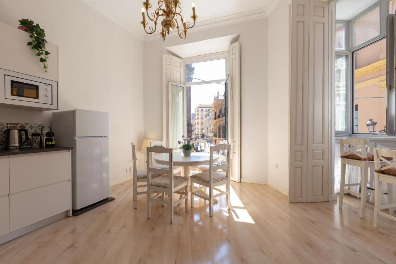 Luminoso Apartamento De Dos Habitaciones Con Vistas A Las Catedral มาลากา ภายนอก รูปภาพ